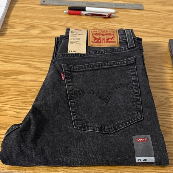 Levi's Straight Leg Jeans in Charcoal Black - Picture 3 of 3